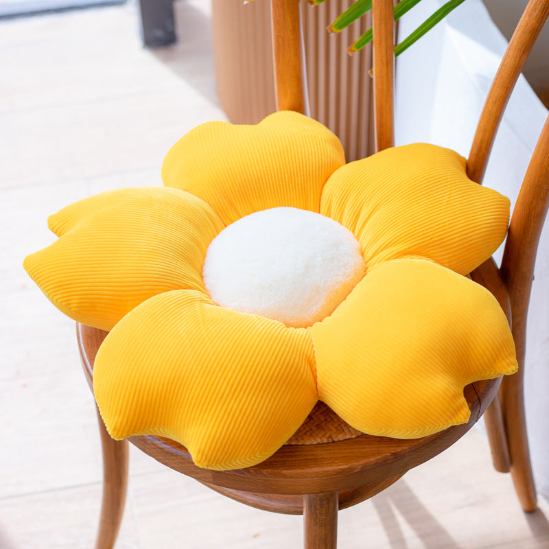 Plush flower shaped cushion with pp cotton filling