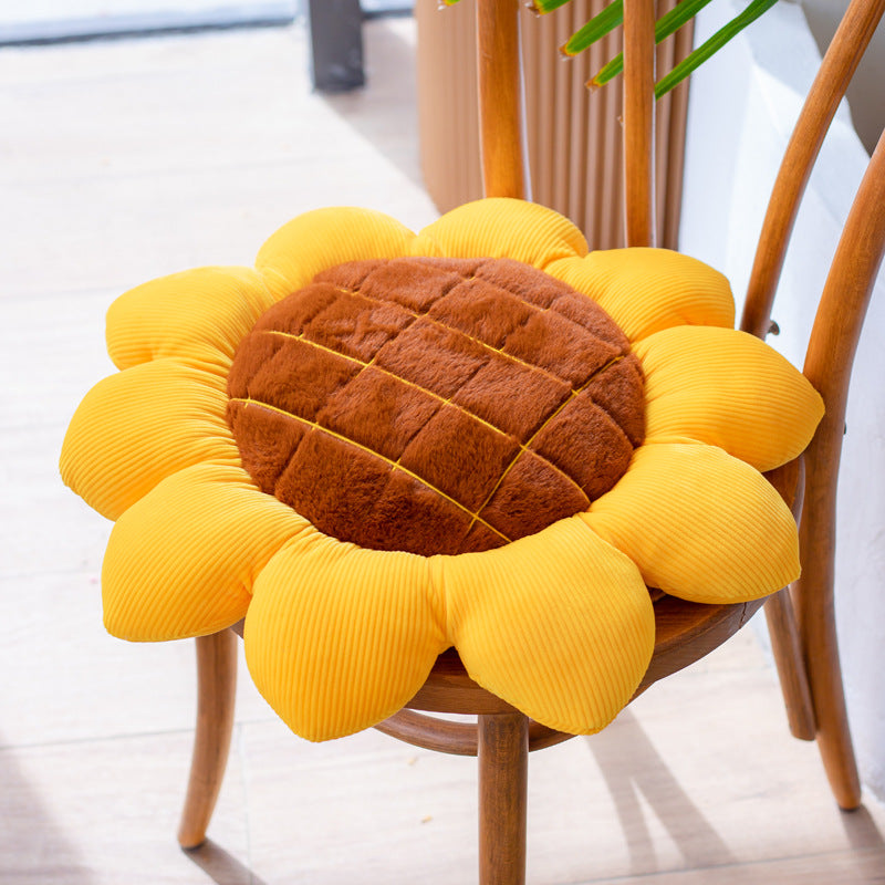 Plush flower shaped cushion with pp cotton filling