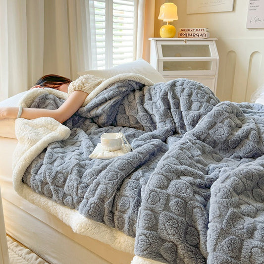 Double layer berber fleece blanket with heart-shaped pattern