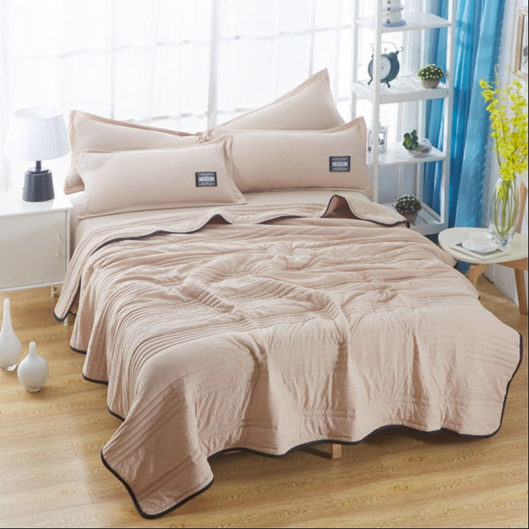 Plain seersucker cooling quilt with soft washable fabric