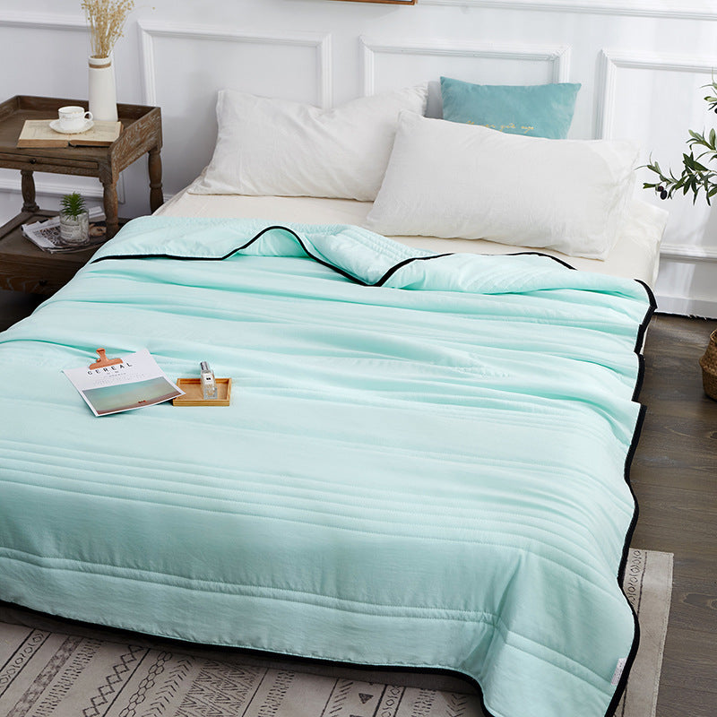 Plain seersucker cooling quilt with soft washable fabric