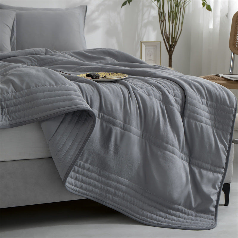 Plain seersucker cooling quilt with soft washable fabric