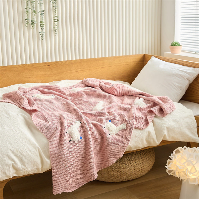 Three-dimensional embroidered knitted children's blanket | ideal for all seasons