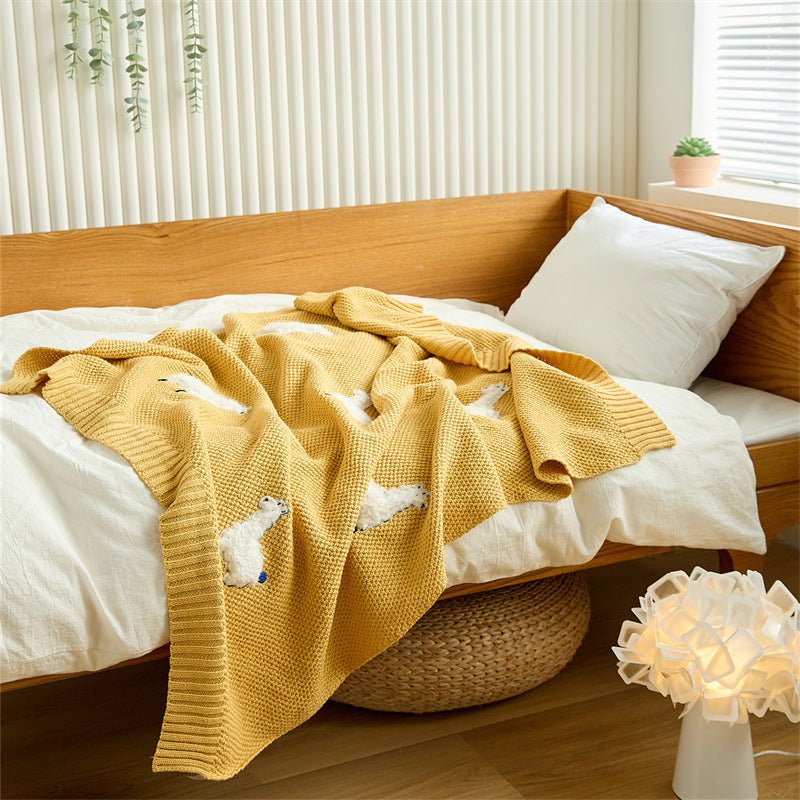Three-dimensional embroidered knitted children's blanket | ideal for all seasons